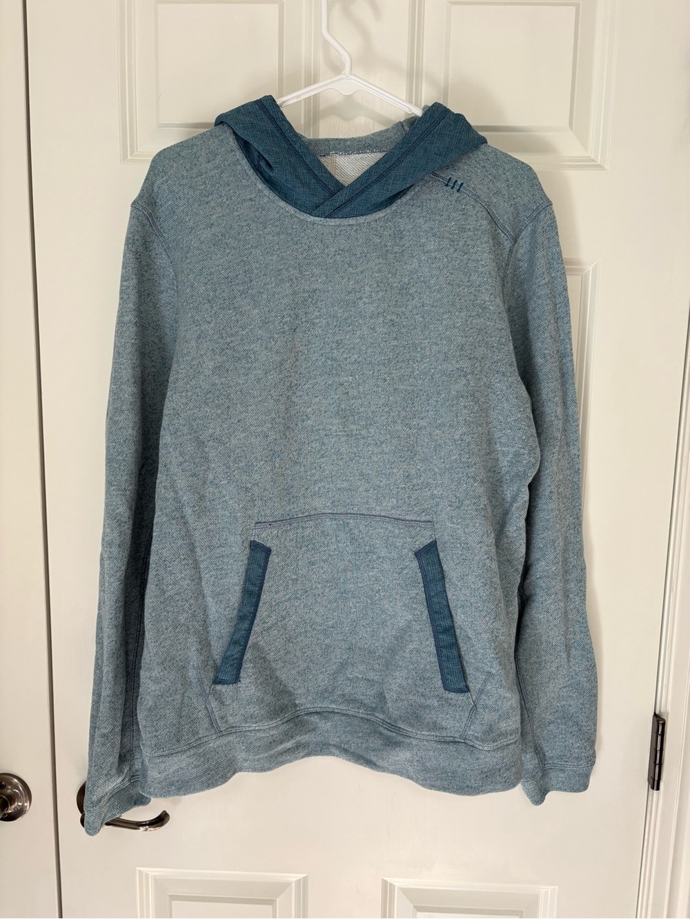 lululemon athletica Men’s Heathered Teal Hooded Pullover